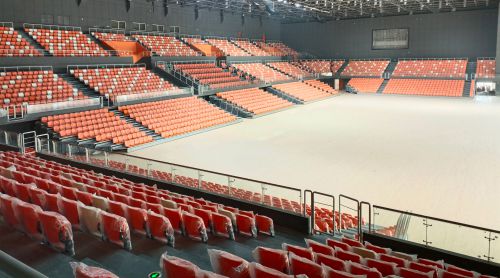 場館座椅的“骨骼”之謎：吹塑 vs 注塑，為何征途座椅選擇氣輔注塑？?